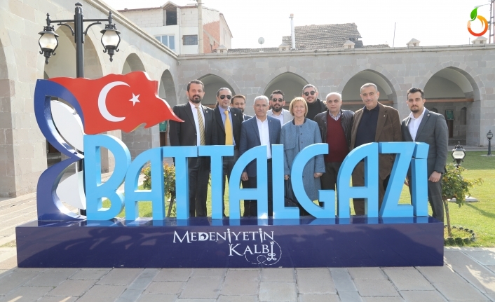 Başkan Güder, Fenerbahçe Yönetimine Tarihe Yön Veren Battalgazi’yi Tanıttı