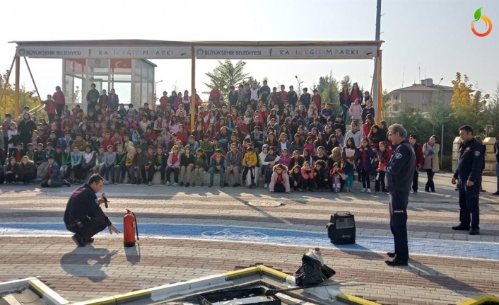 Büyükşehir Belediyesi'nden Trafik Eğitim Parkında 'Deprem ve Yangın' Tatbikatı