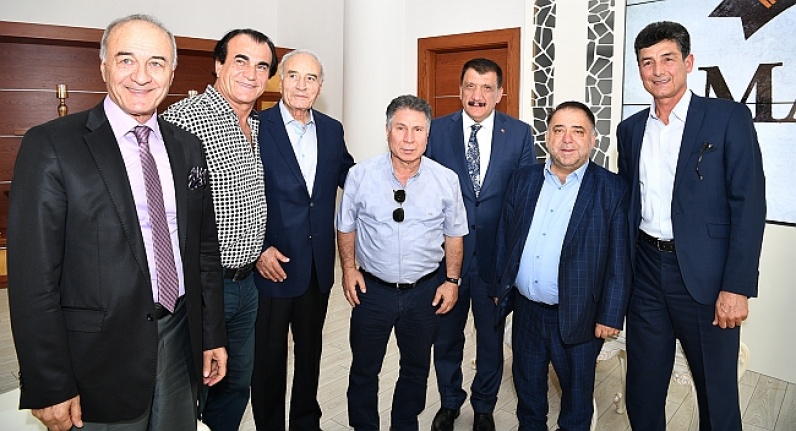 Hababam Sınıfından Başkan Gürkan'a Ziyaret