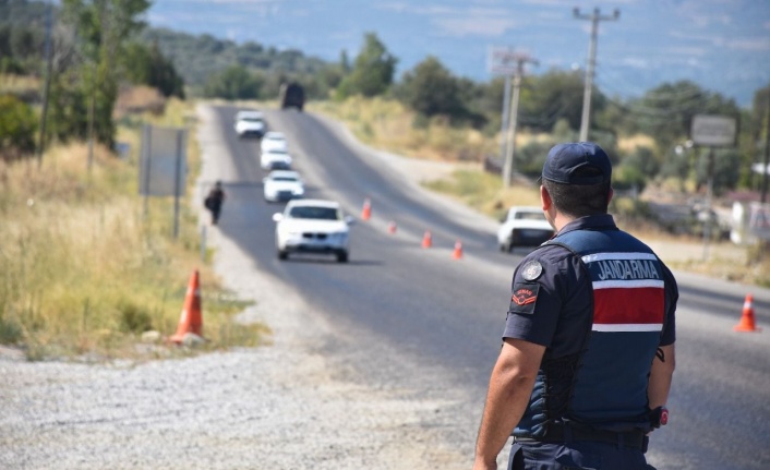 Yabancı Uyruklu 16 Kişi Kale'de  Yakalandı