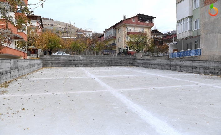 Yeşilyurt Belediyesi'nin 70 araçlık otoparkı hizmete girdi