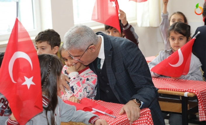 Başkan Güder, Çocukların İlk Karne Heyecanına Ortak Oldu