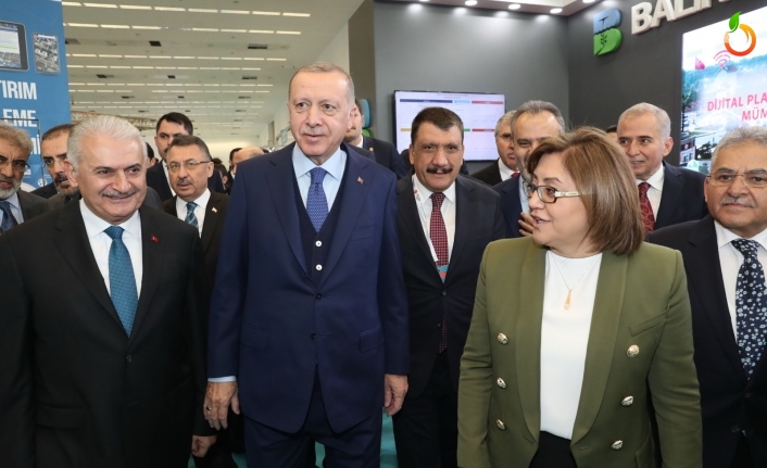 Cumhurbaşkanı Erdoğan, Malatya standını gezdi