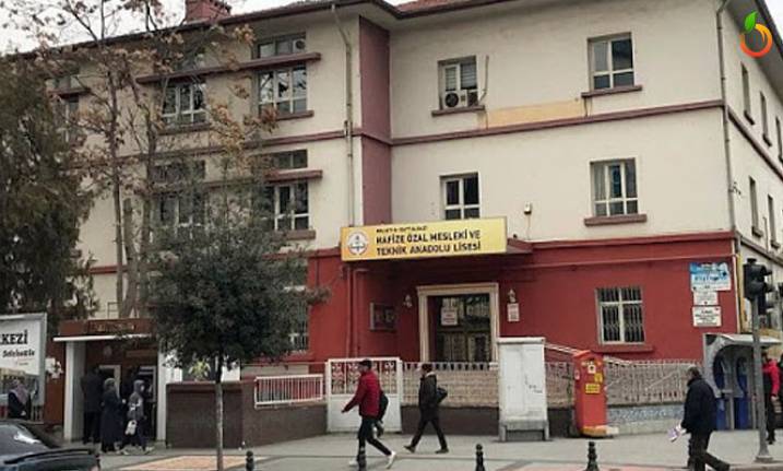 Hafize Özal Mesleki ve Teknik Anadolu Lisesi ek binası yıkılıyor