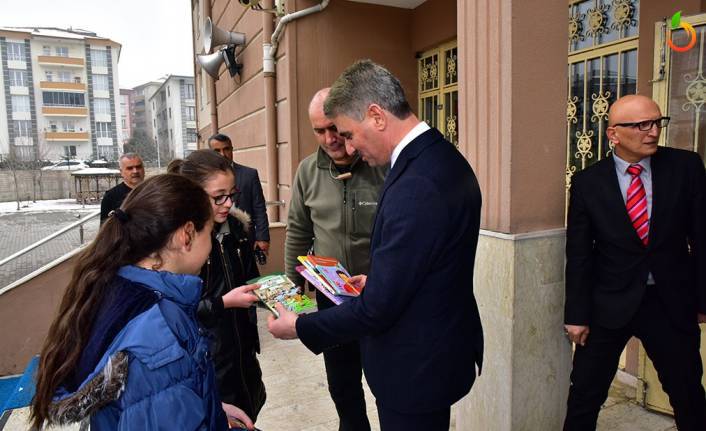 Vali Baruş, Öğrencilerle Buluştu