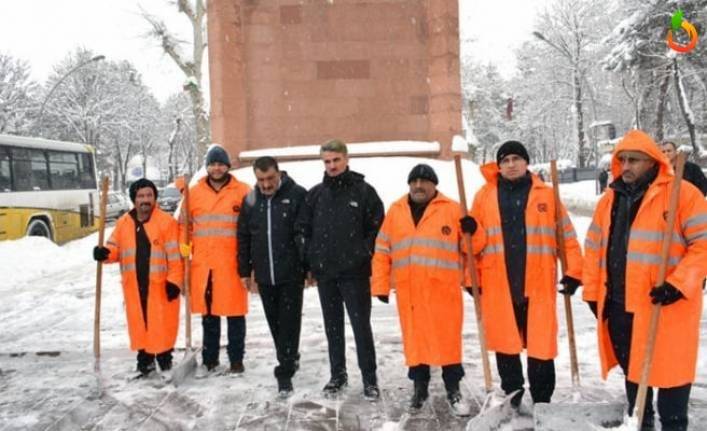 Vali Baruş Uyardı! 'Zorunlu Olmadıkça Trafiğe Çıkmayın'