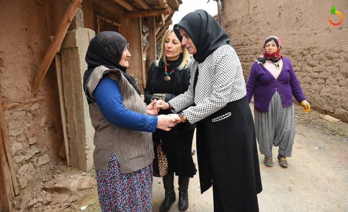 Yıldız Güder'den Depremzedelere Destek Ziyareti