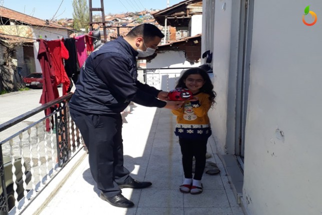 Battalgazi Belediyesi Zabıta Ekiplerinden Minik Fatma Ecrin’e Doğum Günü Sürprizi