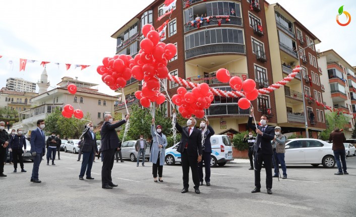 Battalgazi’de 23 Nisan Coşkusu Balkonlara Taşındı