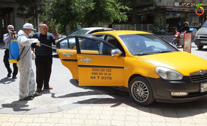Battalgazi Belediyesi Taksi Duraklarını Dezenfekte Etti