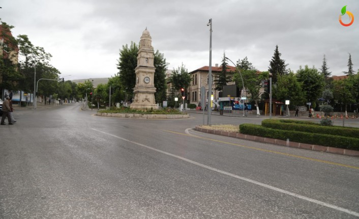 Bayramın İlk Günü Malatya'da Cadde Sokaklar Boş Kaldı