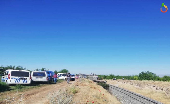  Malatya'da 2 yük treni kafa kafaya çarpıştı 1 ölü, 4  yaralı