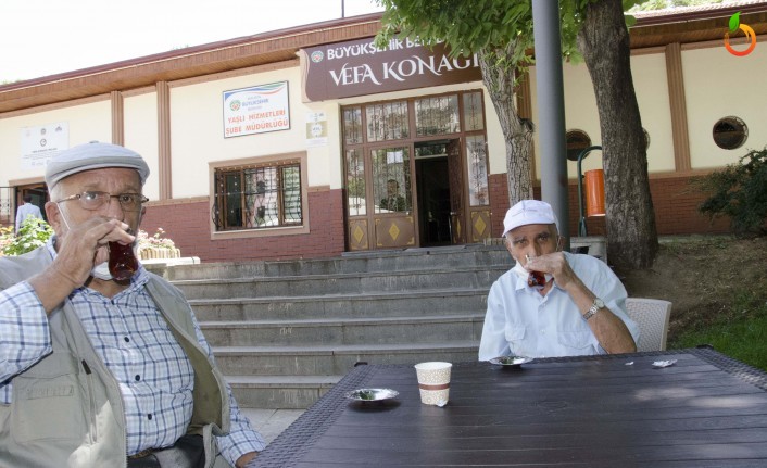 Vefa Konağı Kapılarını Yeniden Açtı