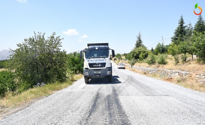 Büyükşehir  Grup Yollarını Yapmaya Devam Ediyor