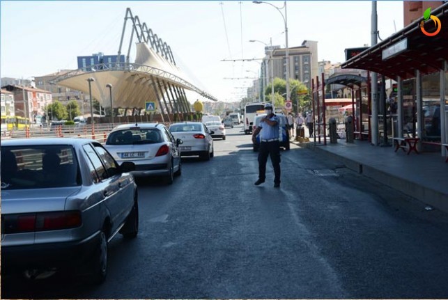 Trambüs Güzergâhına Park Eden Araç Sürücüleri Uyarıldı