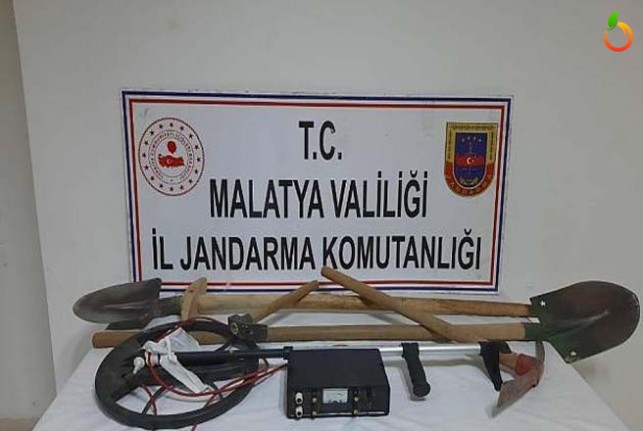 Defineci 5 Zanlı Jandarma Tarafından Yakalandı