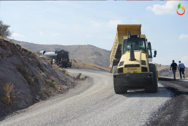 İlçelerde Asfalt Çalışması Devam Ediyor