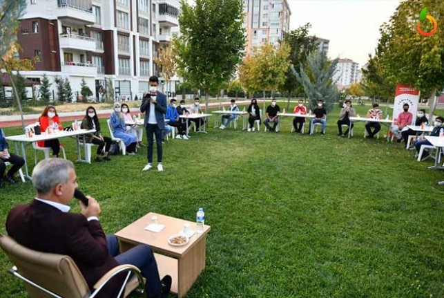 Başkan Çınar,  Bilgi Evinde Gençlerle Biraraya Geldi