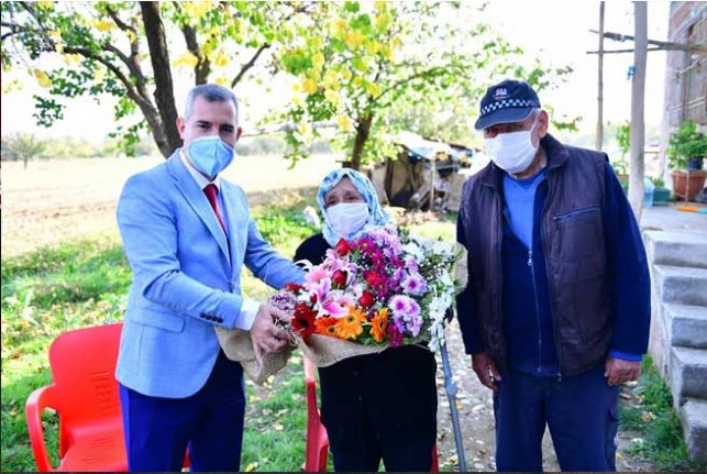 Başkan Çınar, Makbule Teyze'nin Hayır Duasını Aldı