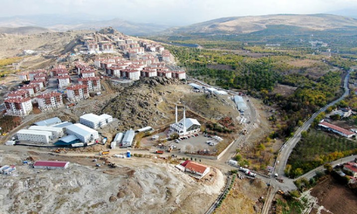 Gelincik Tepesi’nde Alt Yapı Ve Üst Yapı Çalışmaları Devam Ediyor