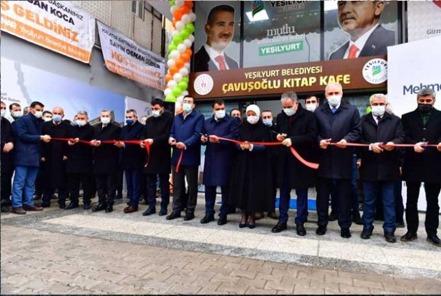 Çavuşoğlu Kitap Kafe, kitapseverlerin hizmetine sunuldu