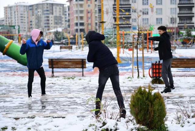 Yeşilyurt’ta Kartpostallık Görüntüler Hâkim