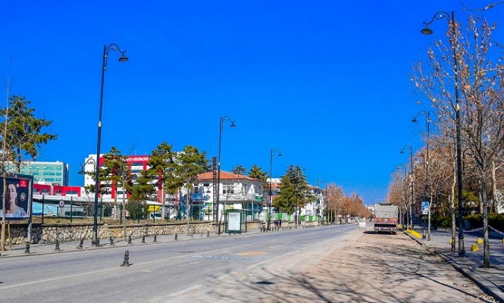 İstasyon Caddesinde Yol Genişletme Çalışmaları Sürüyor