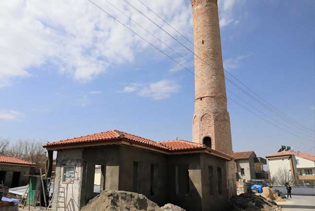 Battalgazi’deki Tarihi Mekanlarda Restorasyon Çalışmaları Sürüyor