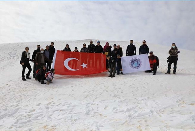 Beydağı’nın Zirvesinde İstiklal Marşımız Okundu