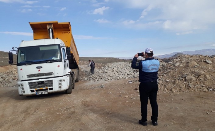 Hafriyat Taşıyan Araçlar Zabıta Ekipleri Tarafından Denetleniyor