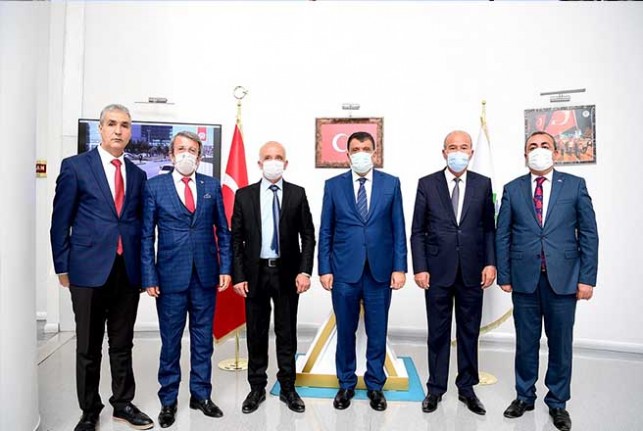 MHP Yeşilyurt İlçe Teşkilatından Başkan Gürkan'a Övgü