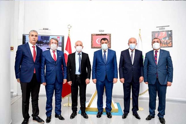 MHP Yeşilyurt İlçe Teşkilatından Başkan Gürkan'a Övgü