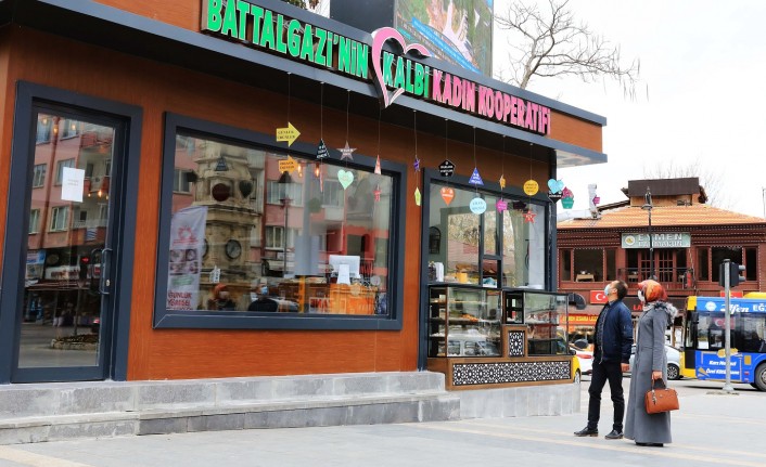 Battalgazi’nin Kalbi Kadın Kooperatifi Kafe Market Büyük İlgi Görüyor