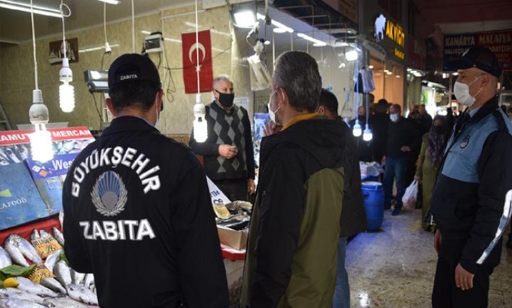 Büyükşehir Zabıtası Balıkçı Esnaflarını Denetlendi