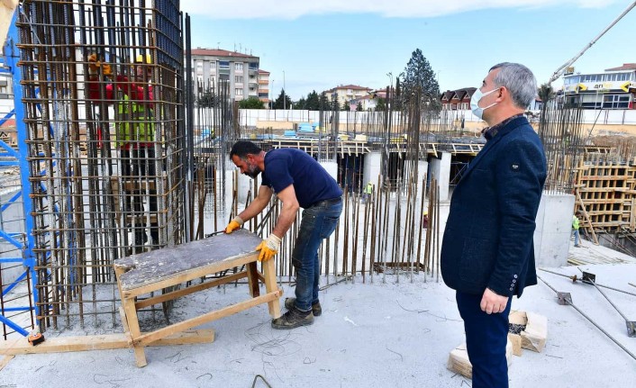 Yeşilyurt Belediyesi Yeni Hizmet Binası İnşaatı Hızla Yükseliyor