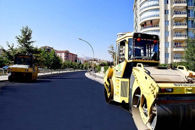 Büyükşehir Belediyesi Tarafından Gönültaş Caddesi Yenileniyor