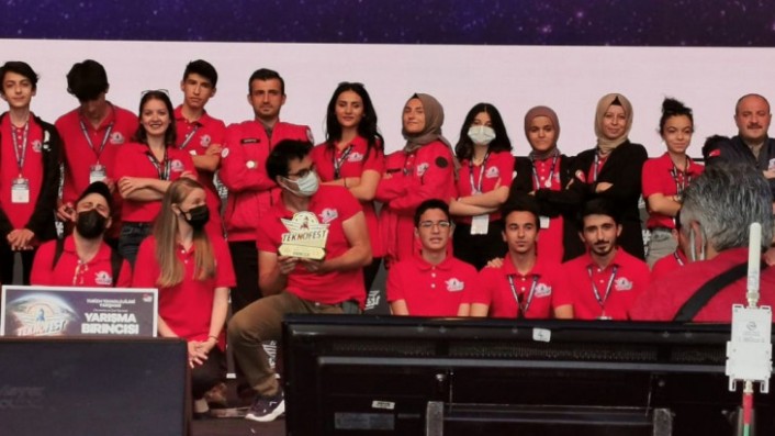Ahi Yunus Emre takımı Türkiye birincisi oldu