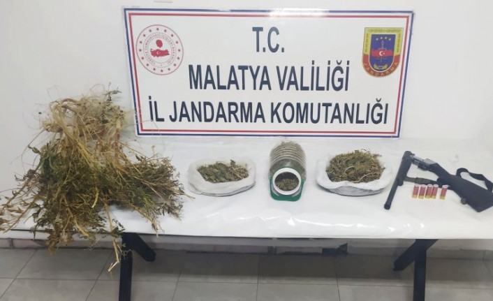Malatya'da  kilo 120 gram esrar geçirildi
