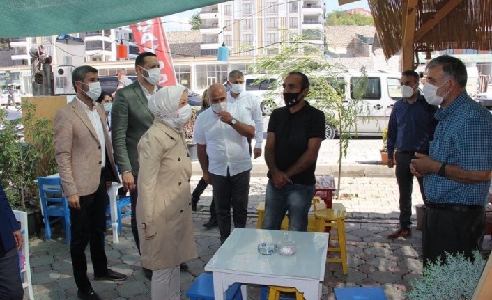 Malatya'yı Karı Karış Gezen Çalık, Vatandaşların Sorun ve Taleplerini Dinliyor