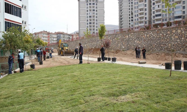 Fırat Mahallesindeki Yeni Park Yapımında Sona Yaklaşıldı