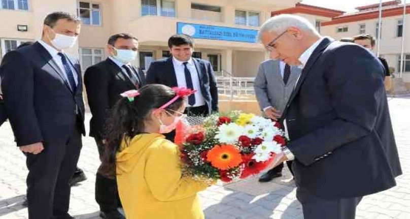 Güder: 'Kapımız da gönlümüz de sonuna kadar açık'