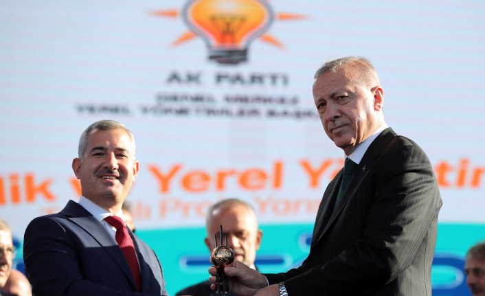 Cumhurbaşkanı Erdoğan’dan Mehmet Çınar’a Ödül