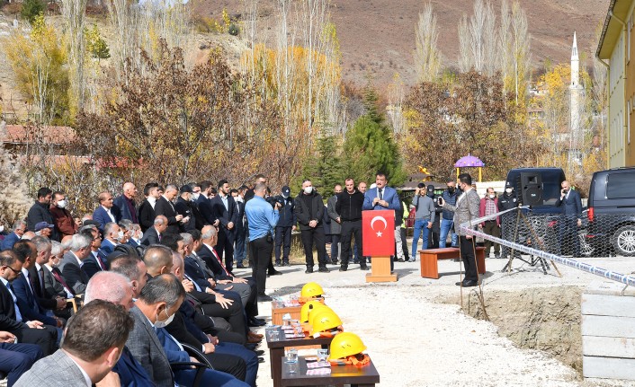 Kuluncak Gençlik Merkezi Temel Atma Töreni Gerçekleştirildi