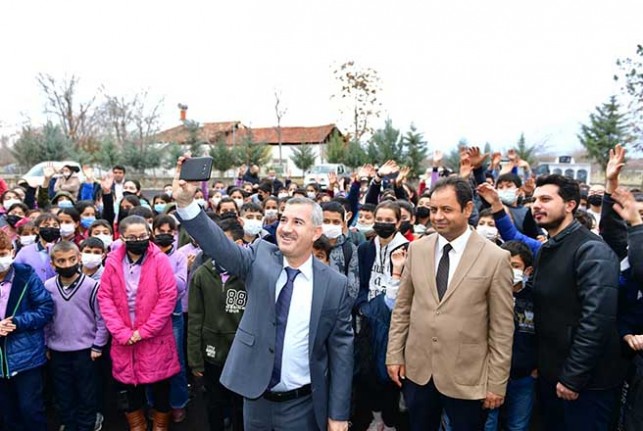 Öğrencilerimize Sağlıklı ve Güzel Ortamlar Sunuyoruz