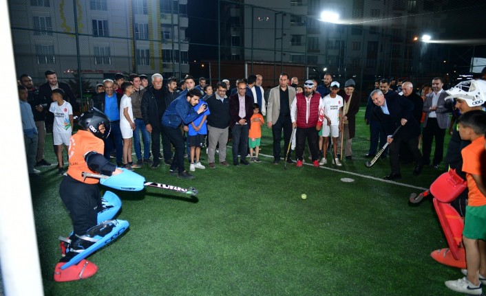 Başkan Çınar, İnönü Mahallesinde ki Yeşil Spor Kompleksinde Gençlerle Buluştu