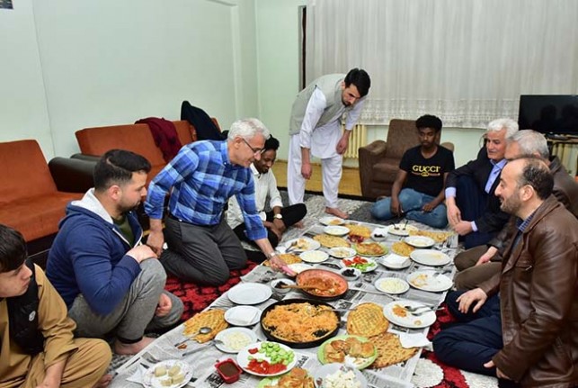 Başkan Güder, Uluslararası Öğrencilerle Sahur Yaptı