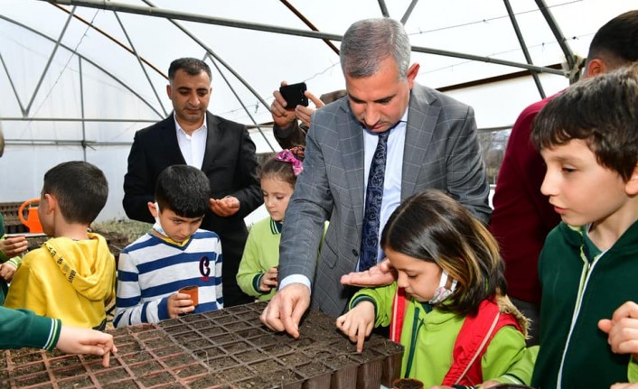 Yeşilyurt Belediyesi’nden ‘Dededen Toruna Tohumlar Toprakla Buluşuyor’ Etkinliği