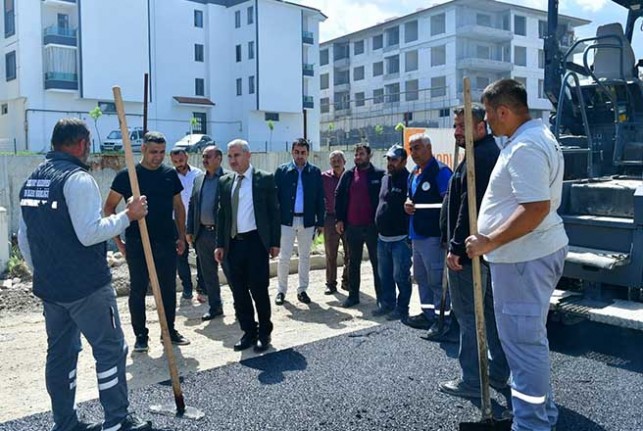 Başkan Çınar, İlyas Mahallesindeki Yol Yenileme Hizmetlerini İnceledi