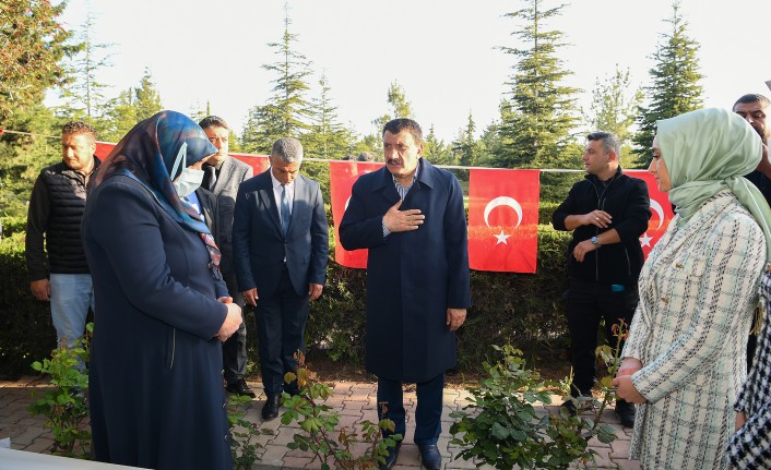 Başkan Gürkan, Bayramın İlk Gününde Şehitlik’i Ziyaret Etti