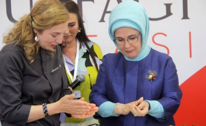 Emine Erdoğan, Malatya’nın 'Hırçikli Köftesi'ni yuvarladı
